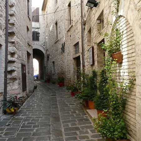 Hotel Il Vicoletto Assisi Esterno foto