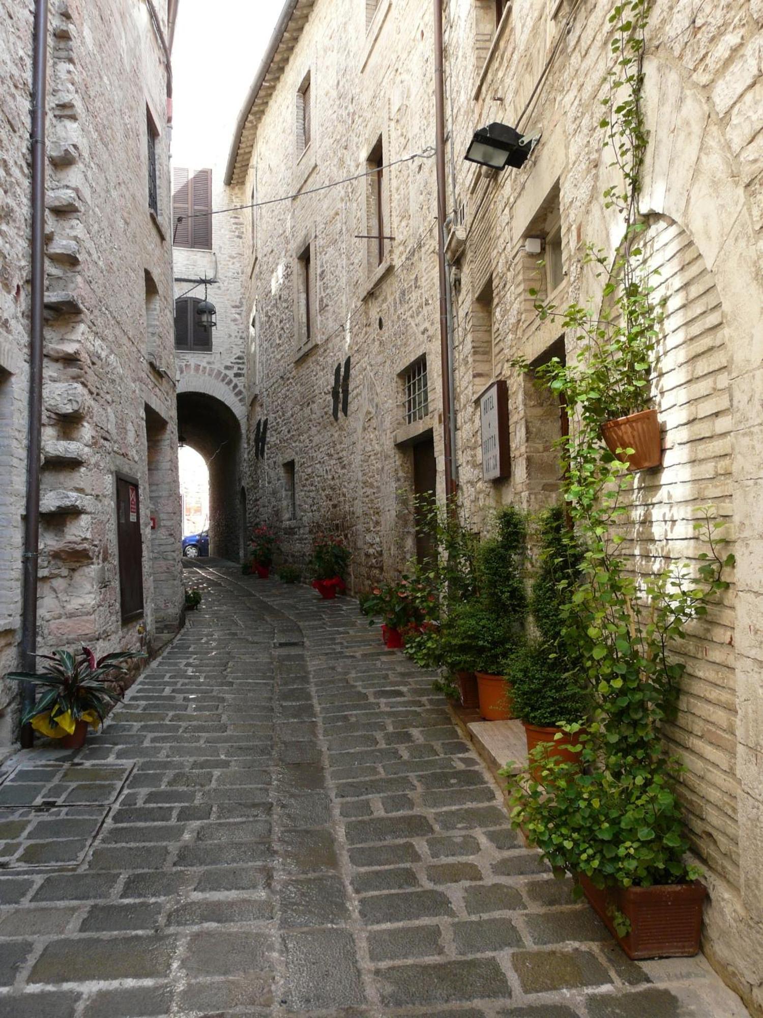 Hotel Il Vicoletto Assisi Esterno foto