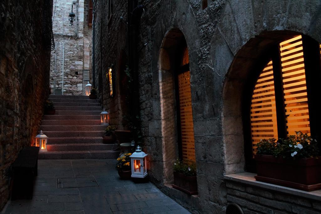 Hotel Il Vicoletto Assisi Esterno foto