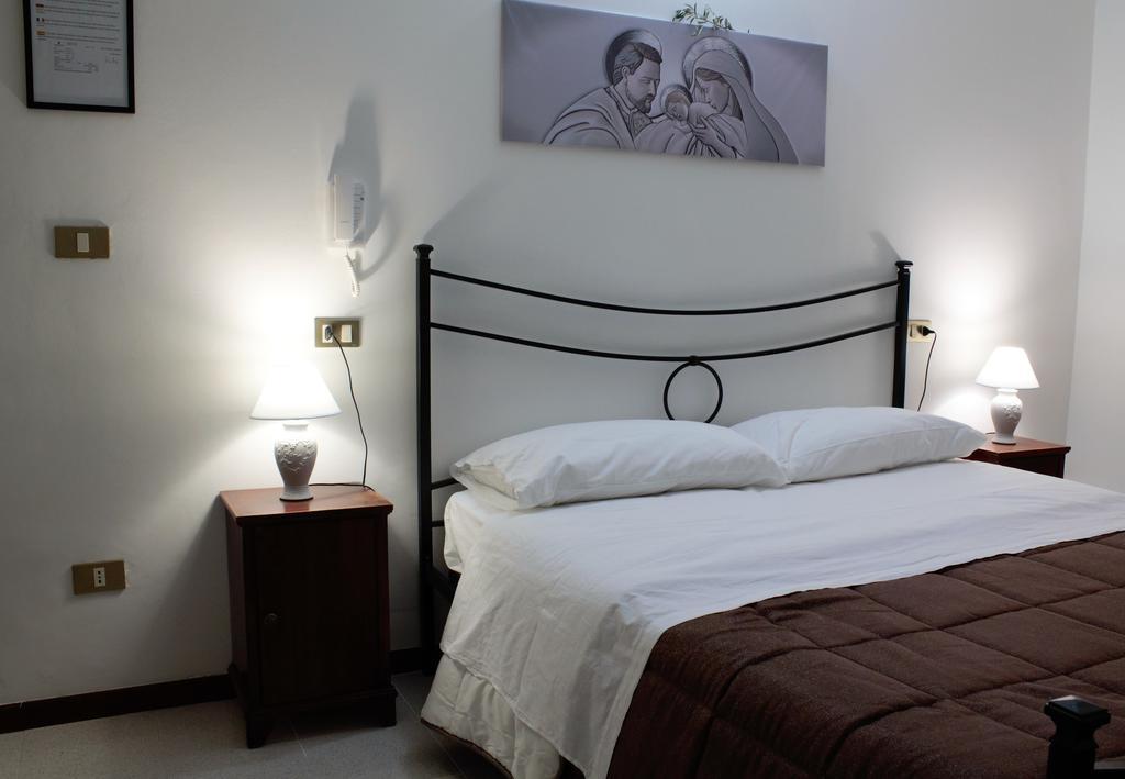 Hotel Il Vicoletto Assisi Esterno foto