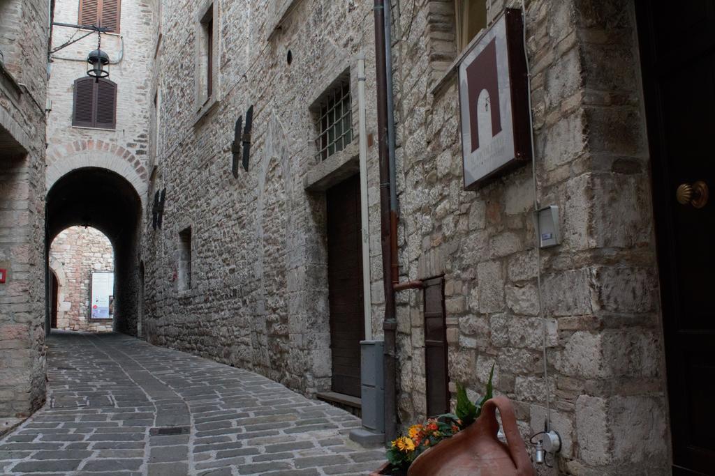 Hotel Il Vicoletto Assisi Esterno foto