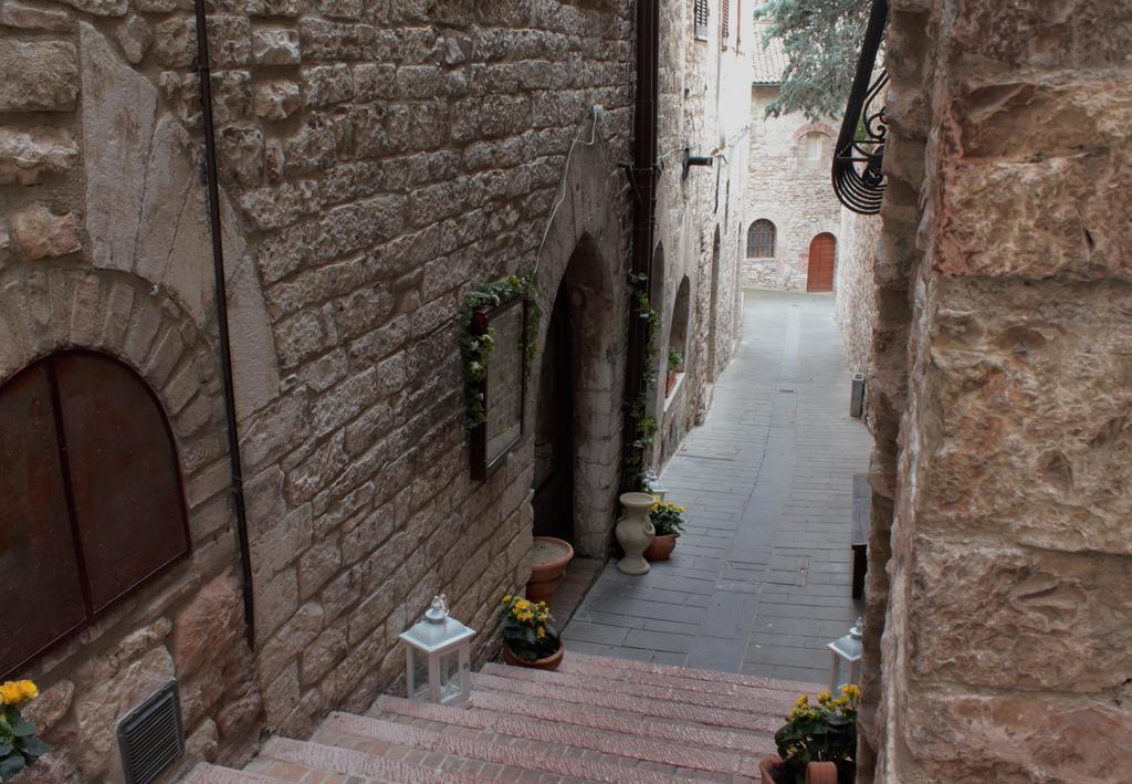 Hotel Il Vicoletto Assisi Esterno foto