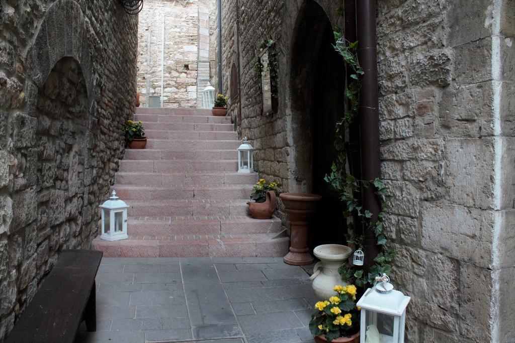 Hotel Il Vicoletto Assisi Esterno foto